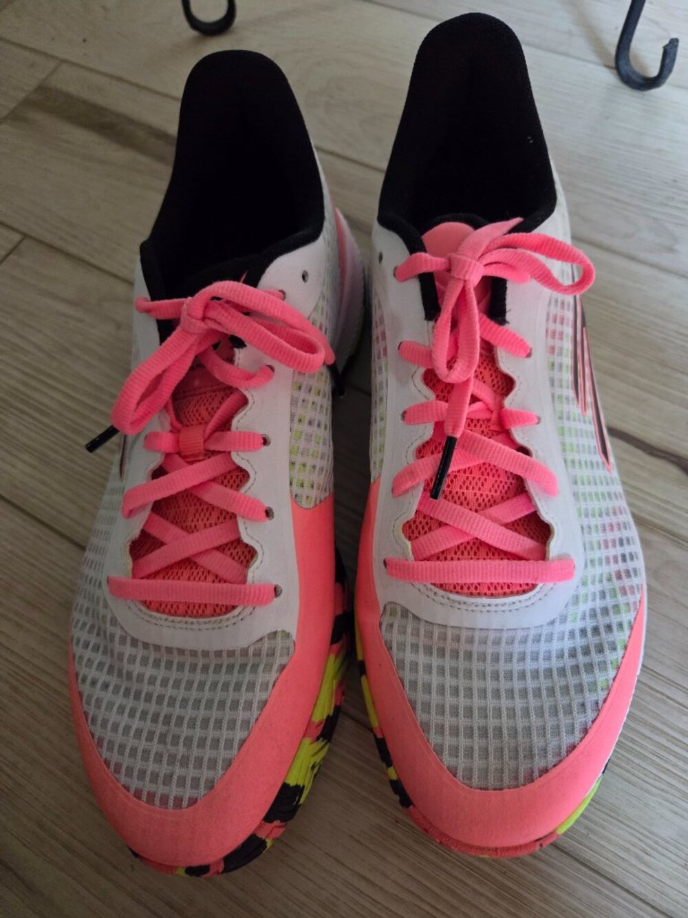 Skechers Viper Court Pro Arch Fit Size 9.5 White & Pink Pickleball